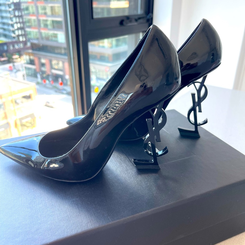 Like new YSL heels 37.5